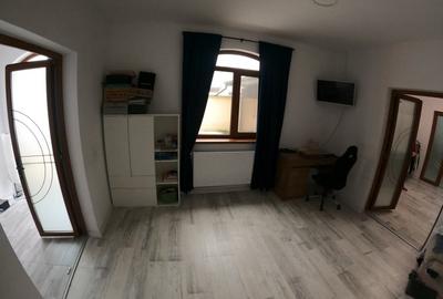 Casă cu 4 camere cu Teren 210 Mp în Central - 5
