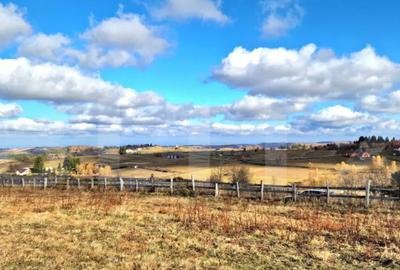 Teren de 2194 mp, în Mărișel - 2