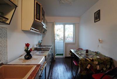 EFORIE NORD- apartament cu 4 camere la etajul 1, cu 2 gr sanitare, 2 balcoane - 2