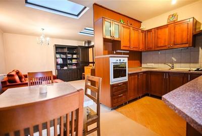 FILM! Rezidenta montana,decor apreciabil, pod mansardabil,garaj propriu,Central - 29