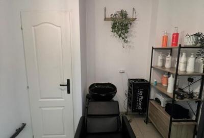 Spațiu comercial, de 50 mp, în Central - 4