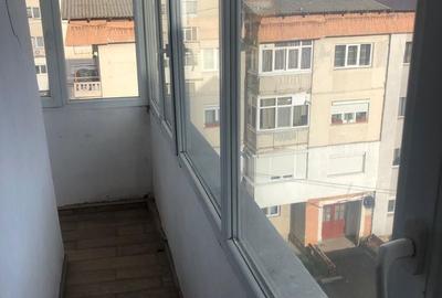 Apartament cu 3 camere decomandat în Central - 1