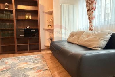 Apartament cu 3 camere semidecomandat, mobilat în P-ța Universității - 7