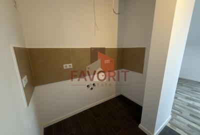 Disponibil imediat. Bloc nou - 6