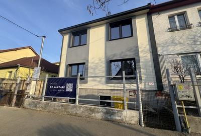 Duplex cu 5 camere cu Canalizare în Vasile Aaron - 9