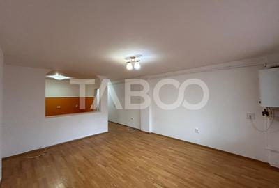 Garsoniera de vanzare etaj intermediar 45 mpu balcon inchis in Sibiu - 3