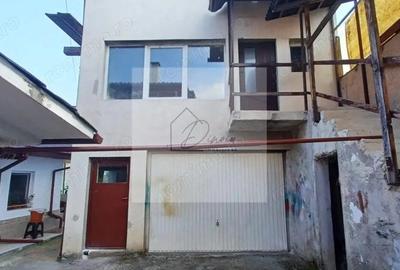 Casă cu 9 camere cu Canalizare în Noua - 2