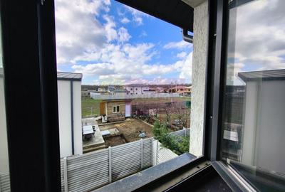 Casă individuală cu 4 camere cu Canalizare în Est - 40