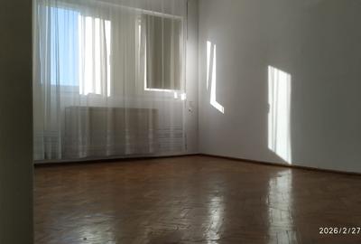 Apartament cu 3 camere semidecomandat în Circumvalațiunii - 6