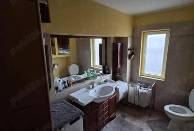 Casă cu Teren 922 Mp în Novaci - 10