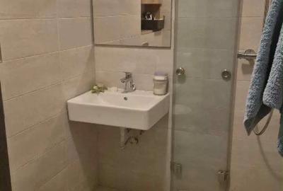 Apartament cu 3 camere decomandat în Tractorul - 1