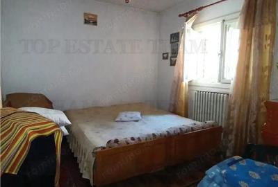 Casă cu 5 camere cu Garaj în Central - 9