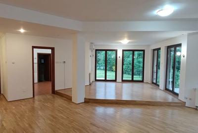 Casă cu 5 camere cu Teren 1060 Mp în Nord - 2