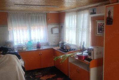 Casă cu 12 camere cu Teren 2230 Mp în Tăriceni - 2