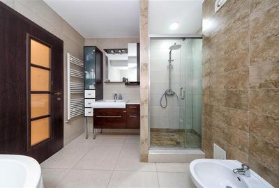 Apartament cu 3 camere decomandat, mobilat în Central - 16