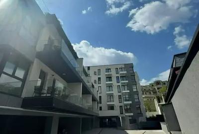 Apartament cu 2 camere decomandat în Ultracentral