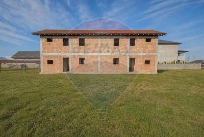 Duplex cu 6 camere cu Teren 462 Mp în Sânpetru - 2