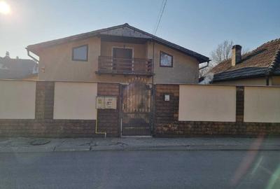 Casă cu 4 camere cu Teren 300 Mp în Central - 8