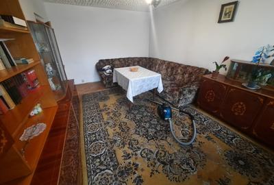Apartament cu 4 camere, decomandat, etaj 2/4, zona Cug - 4