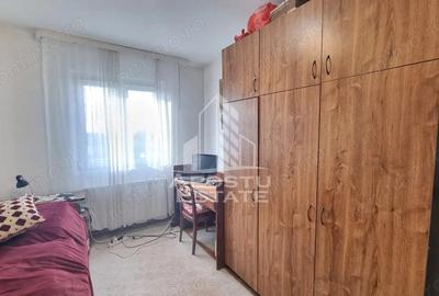Apartament cu 3 camere semidecomandat, mobilat în Circumvalațiunii - 8