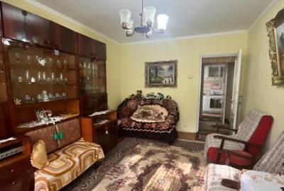 Apartament 3 camere, etaj 2, Garaj, Radauti - 1