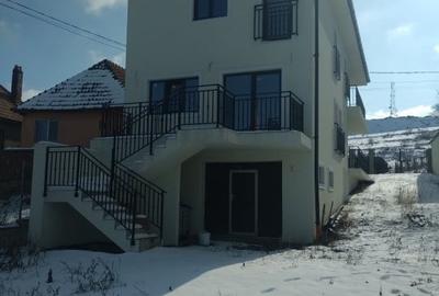 Casă individuală cu 5 camere cu Canalizare în Feleacu - 1