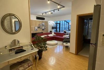 Penthouse cu suprafata utila de 92 mp. si terasa de 80 mp