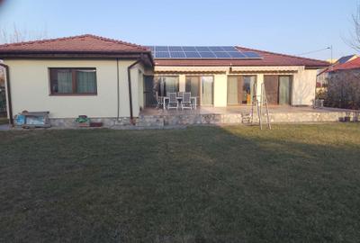 Casă cu 4 camere cu Teren 900 Mp în Nufărul - 1