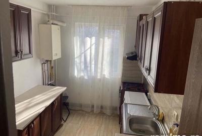Apartament cu 2 camere semidecomandat în Berceni