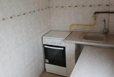 Spațiu comercial, de 80 mp, în Central - 4
