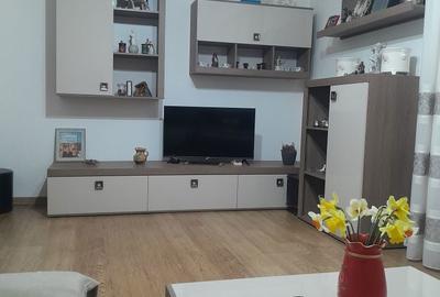 Apartament cu 3 camere decomandat în Central - 1