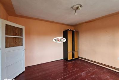 Casă cu 3 camere cu Teren 250 Mp în Slimnic - 2