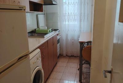 Proprietar, vând apartament 2 camere decomandate, zona Narcisa - 7