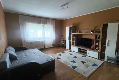 Apartament cu 3 camere decomandat în Central - 1
