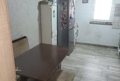 Apartament cu 4 camere decomandat în Nicolina - 4