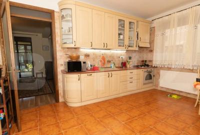 Casă cu 8 camere cu Piscina în Central - 5