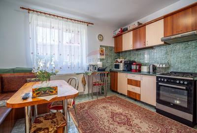 Casă individuală cu 6 camere cu Canalizare în Poiana Țapului - 8