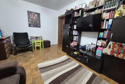 Apartament cu 3 camere semidecomandat în Giulești - 1