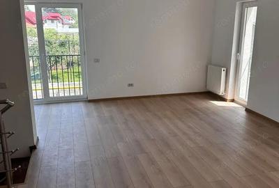 Casă cu 6 camere cu Teren 100 Mp în Roșu - 29