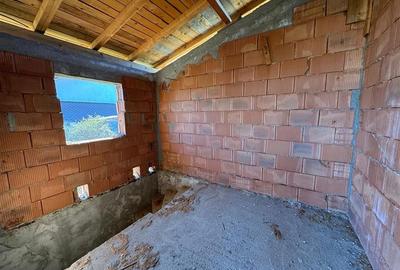 Casa noua la rosu de vanzare in Unirea Odobesti cu toate utilitatile - 18