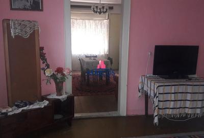 Casă cu 3 camere în Central