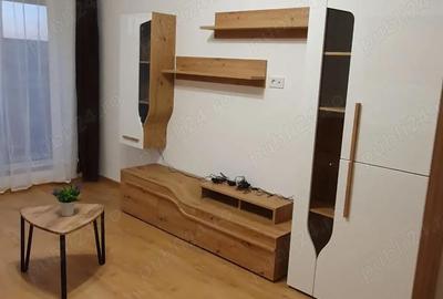 Garsonieră decomandată în Central - 1