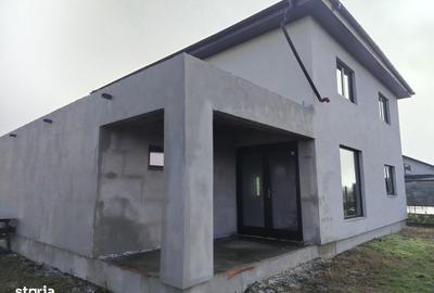Casă cu 4 camere cu Teren 500 Mp în Cârcea - 2