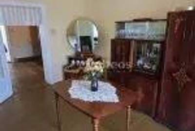 Resita, de vanzare casa, doua corpuri, curte, zona centrala - 6