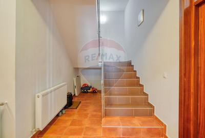 Casa / Vila cu 8 camere de vanzare in zona Valea Rasnoavei - 20