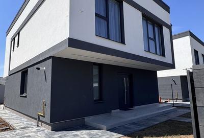 Casă cu 4 camere în Central