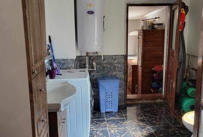 Casa de vanzare mobilat si cu bonuri, annexa, garaj, livada de pruni si cu masina - 3