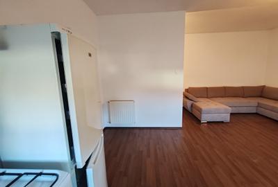 Garsonieră decomandată, mobilată în Tractorul - 4