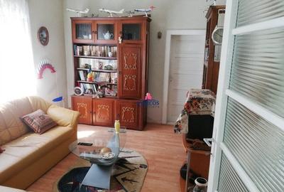 Casă cu 5 camere în Central
