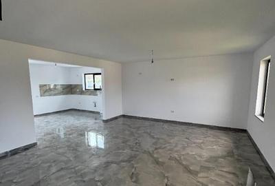 Vanad casa noua in Cordun - 1